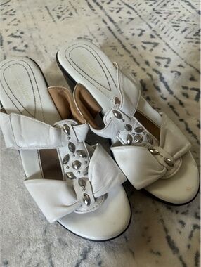 Naturalizer N5 Comfort Women's White Leather Bow Sandals Size 8.5M